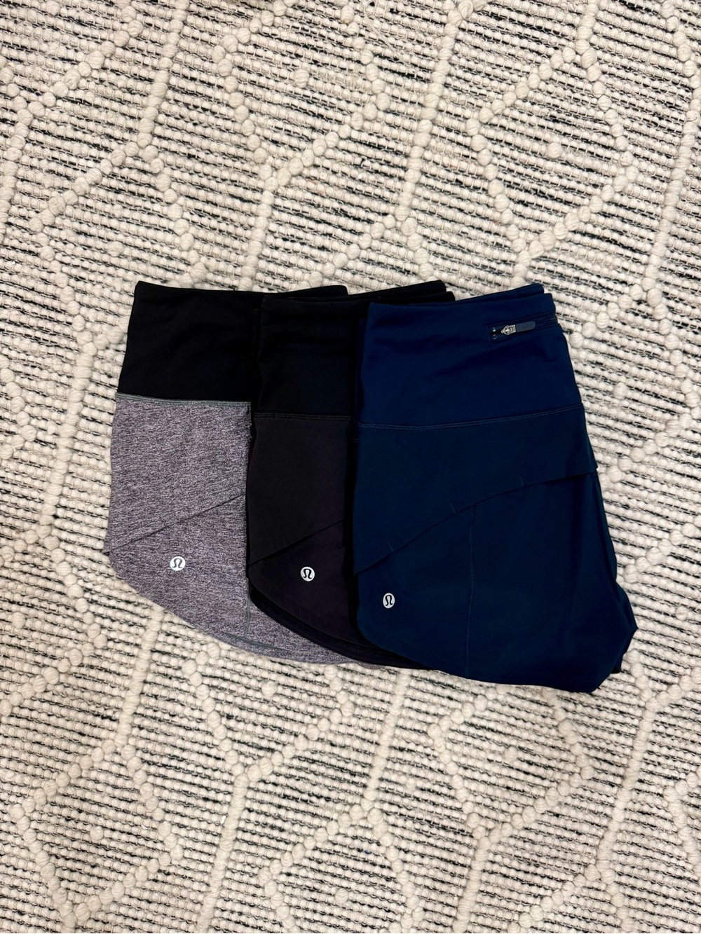 Lululemon Speed Up High Rise Shorts 2.5”